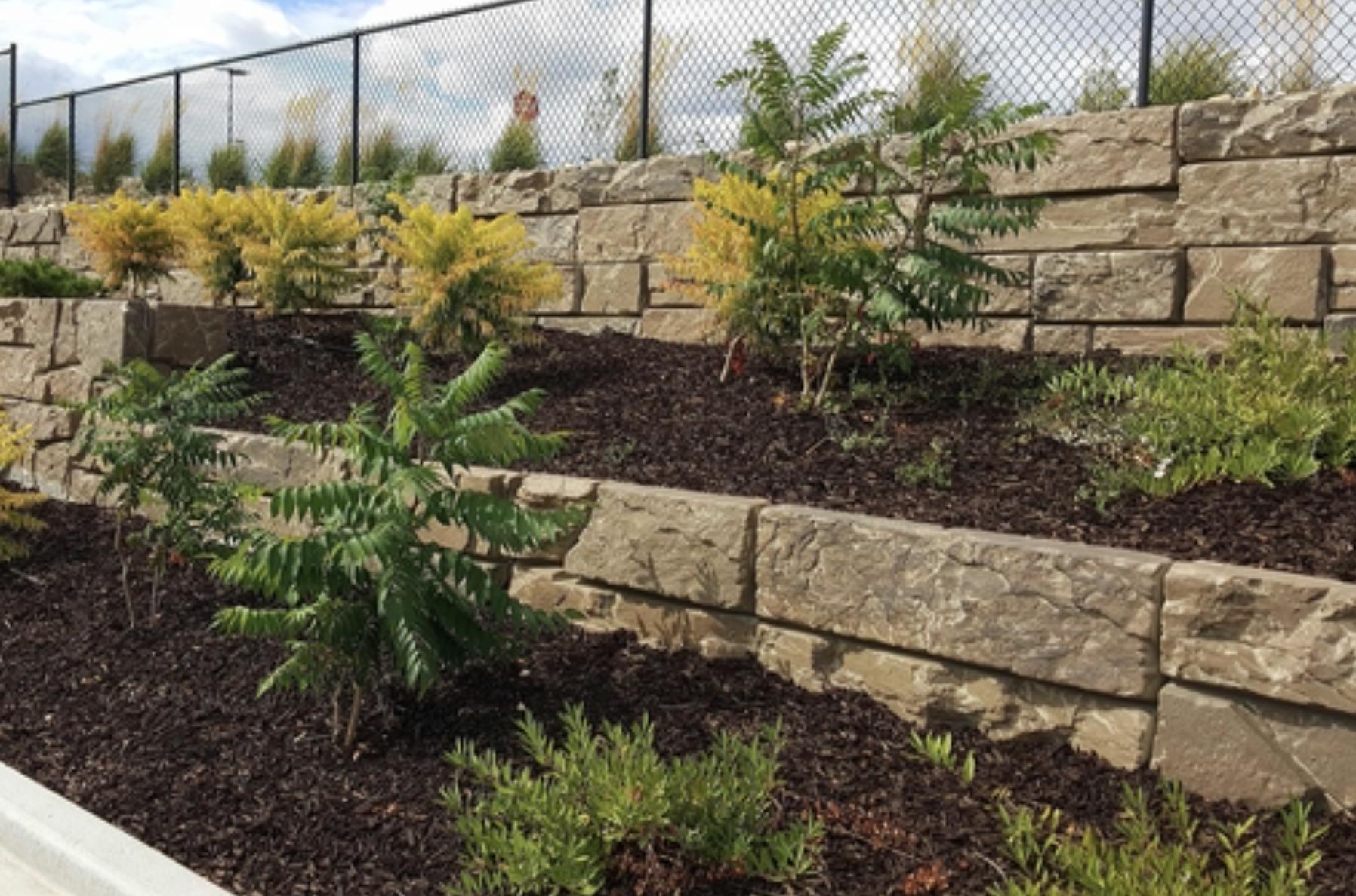 segmental-retaining-wall-system-1